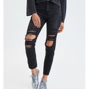 AMERICAN EAGLE MOM JEAN